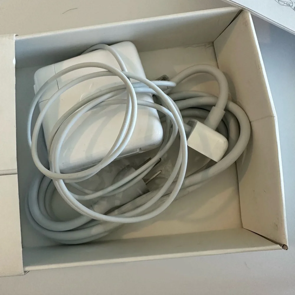 85W Mag Safe Power Adapter Apple